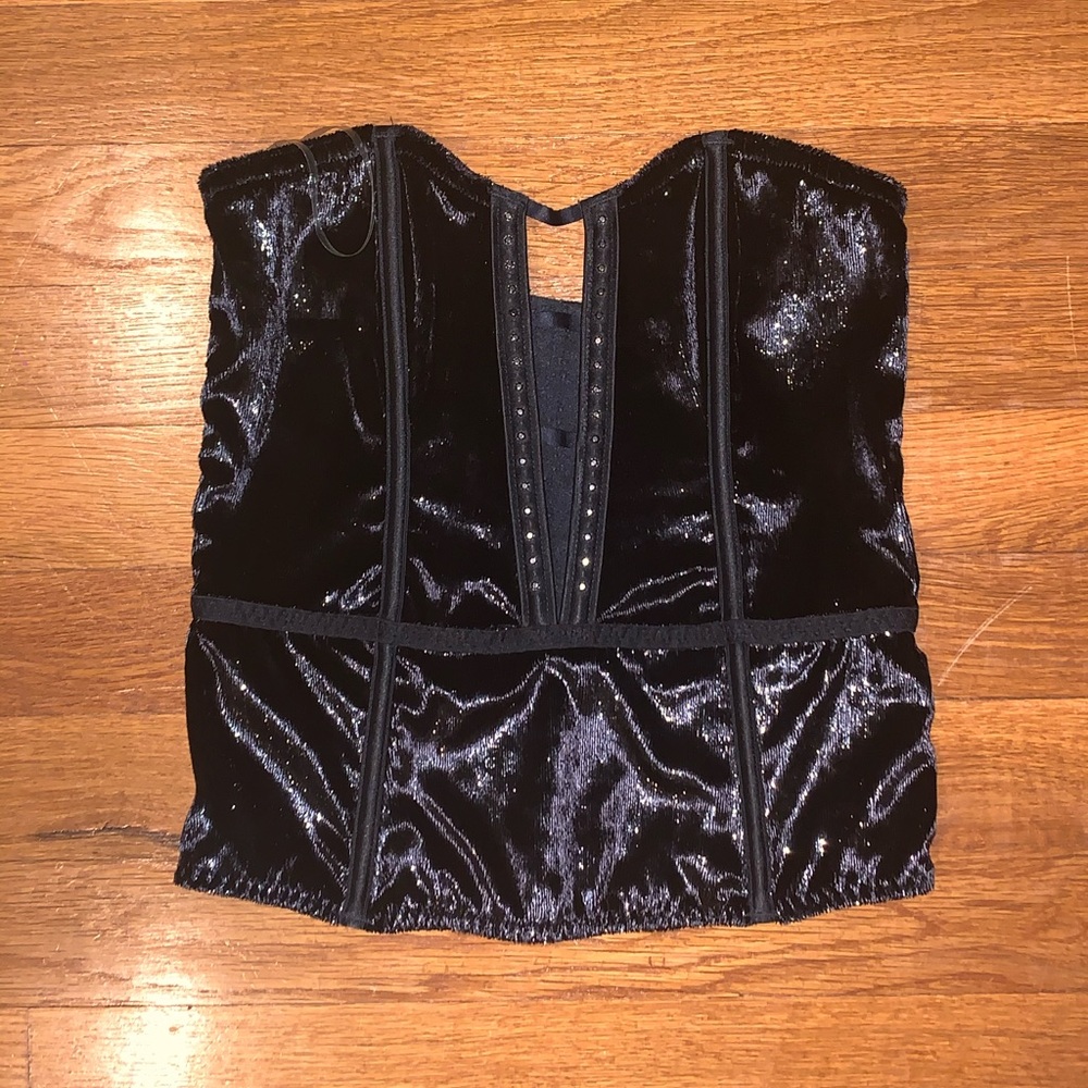 NEW WITH TAG Victoria Secret Velour Crop Top